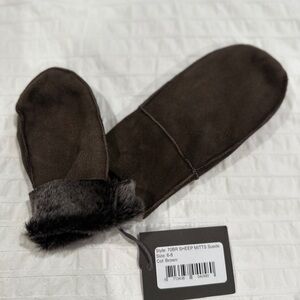 NWT - Dark Brown Suede Sheep Mitts - sz 6-8Y